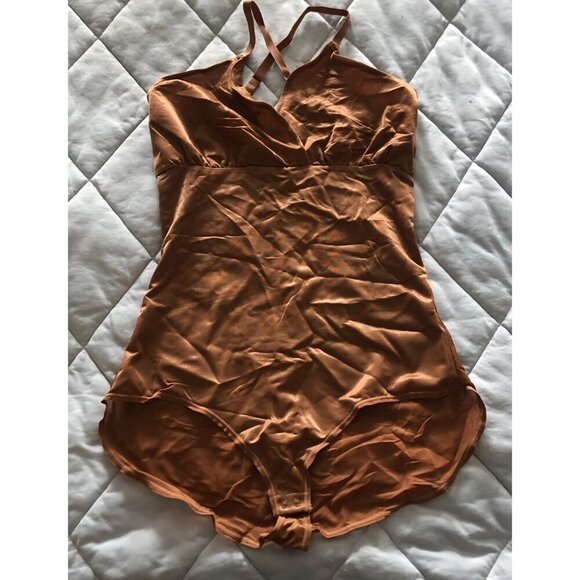 New SKIMS Brief Bodysuit with Snaps Light Compression Shapewear Size Large Bronz - Picture 5 of 11